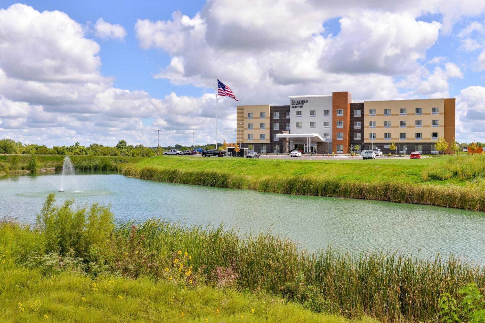 Fairfield Inn & Suites By Marriott Warrensburg Dış mekan fotoğraf